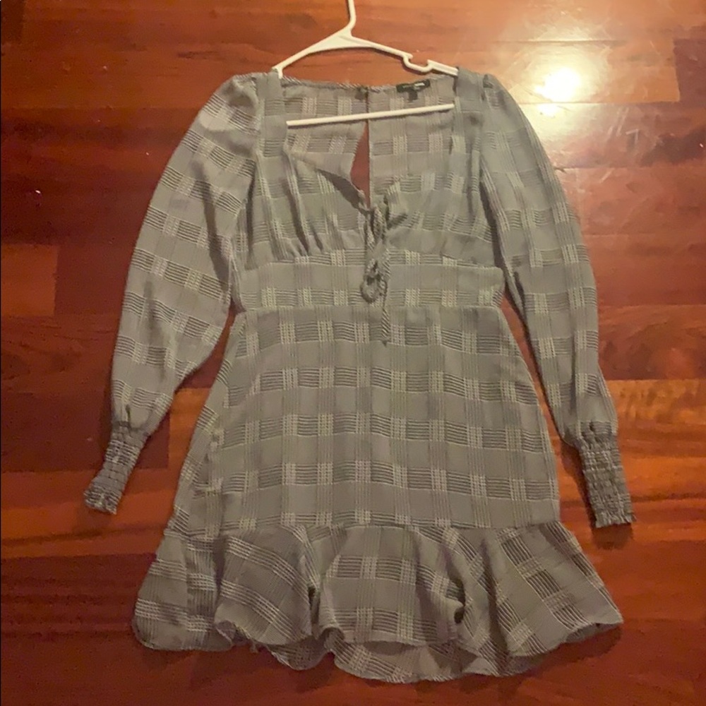 Cute dress never worn